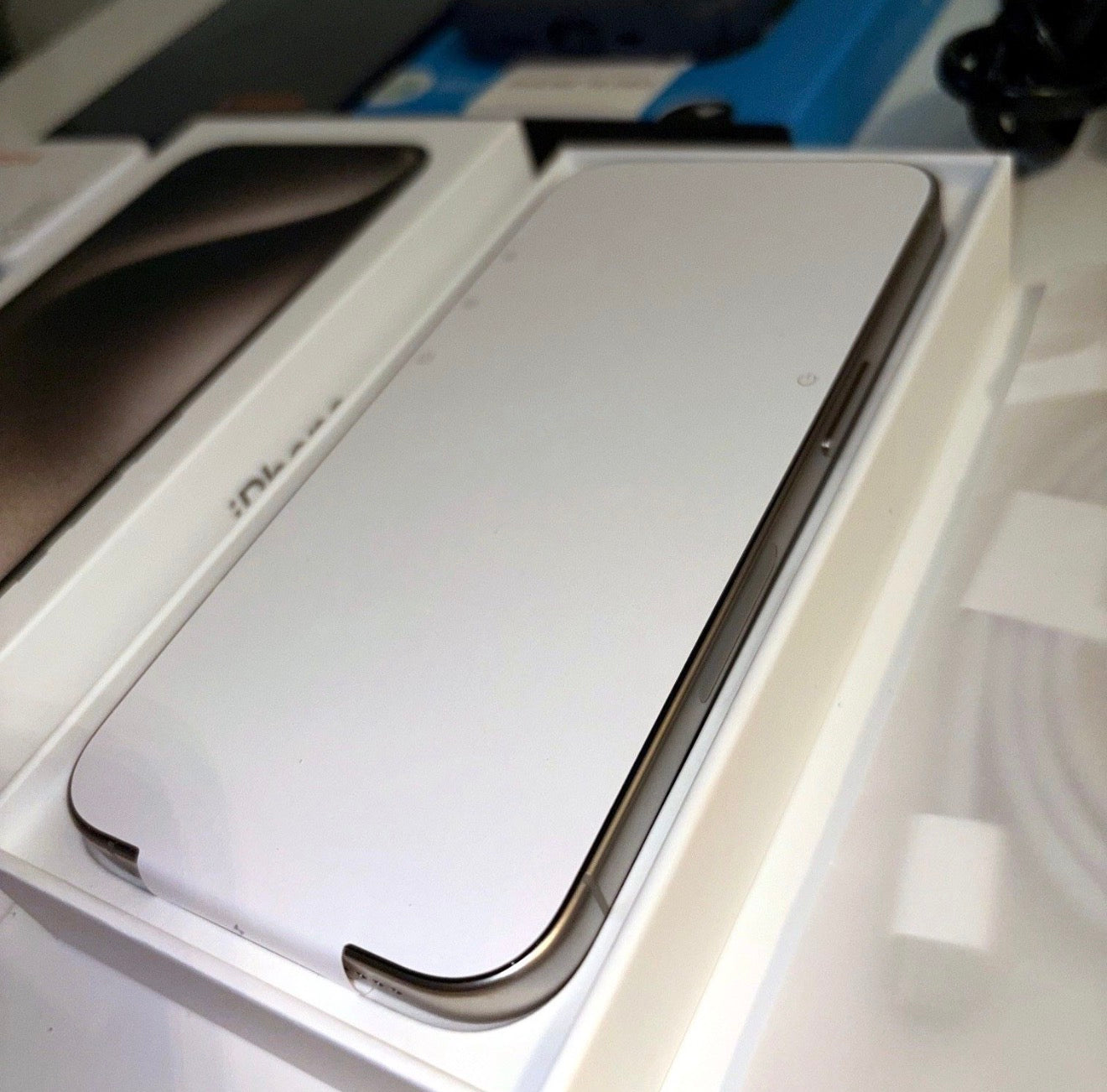 Apple Iphone 15 Pro NEW AppleCare+ w Loss & Theft! Unlocked 100% Battery Natural